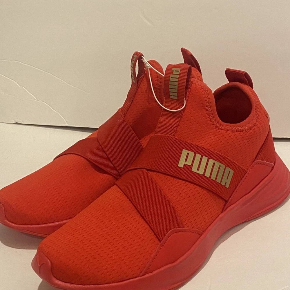 PUMA Women's Fire Red SoftFoam+ Pull On Radiate Mid Training Shoes Sneakers 7.5
